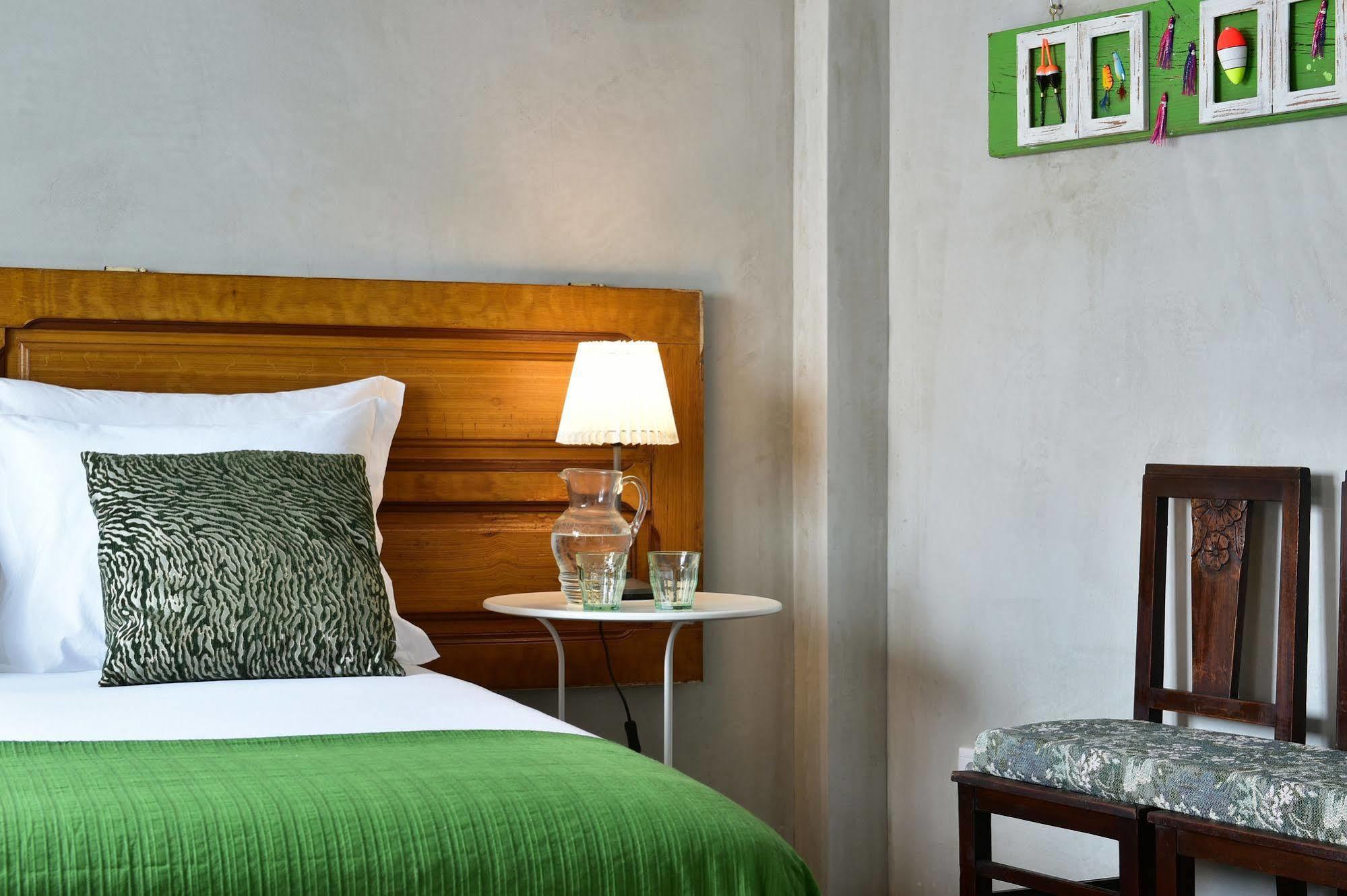 Mercearia D'Alegria Boutique B&B Peniche Exterior foto